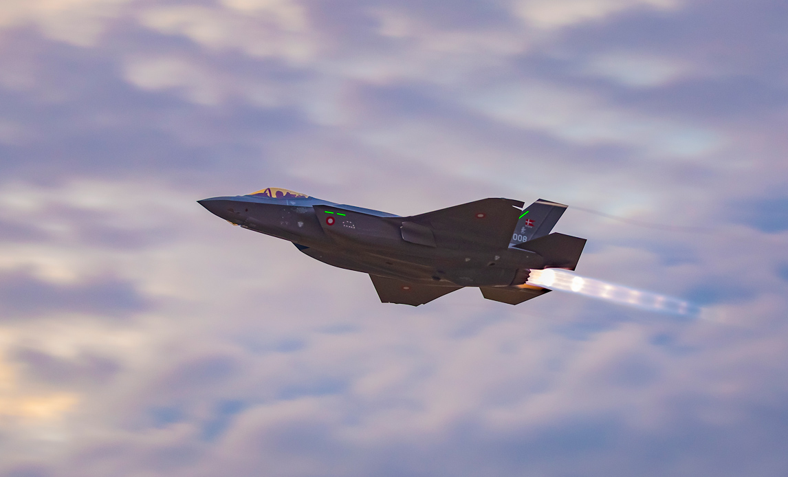 Et dansk F-25 letter fra USA for at flyve hjem til DK