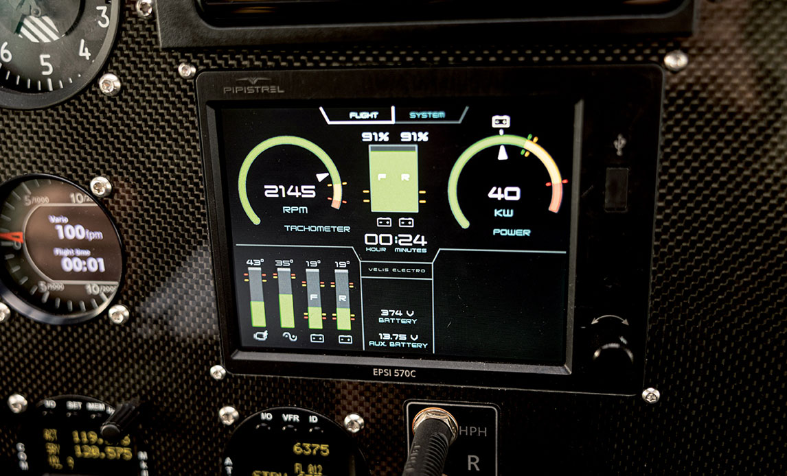 Instrumentbordet i et elfly