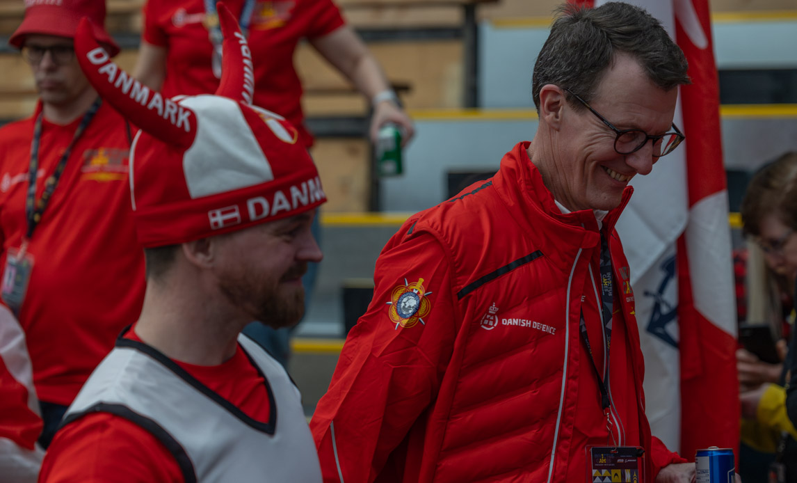 D.K.H. overværede både de danske volleyballspillere til træning og kamp.