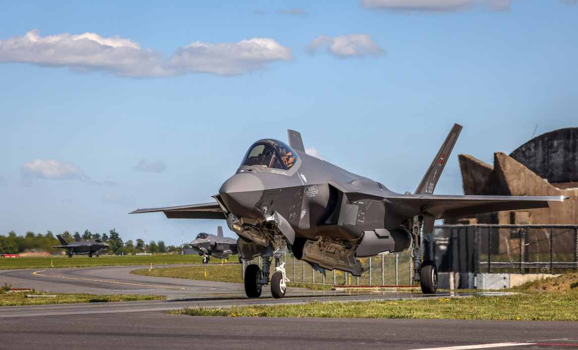 Nye F-35 kampfly ankommer til Flyvestation Skrydstrup.