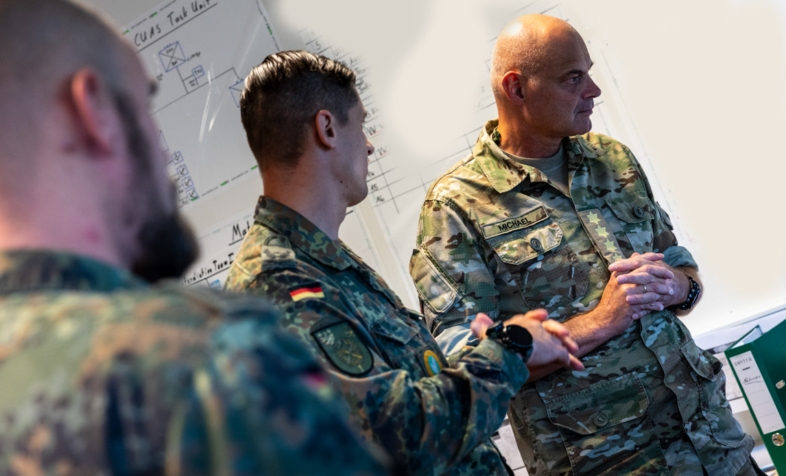 Forsvarschefen med tysk leder