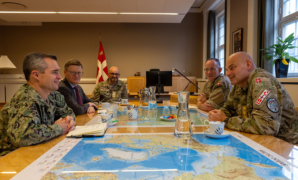 Møde mellem Forsvarets ledelse og chefen for Joint Force Command Norfolk viceadmiral Perry.