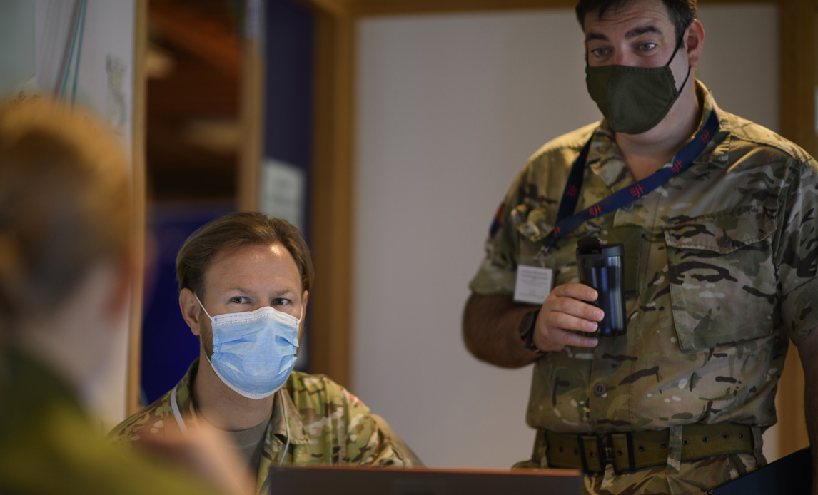 Deltagerne i JEF-øvelsen Joint Protector bydes velkommen i Älvdalen. De ti JEF-lande er Storbritannien, Danmark, Norge, Sverige, Finland, Island, Estland, Letland, Litauen og Holland.