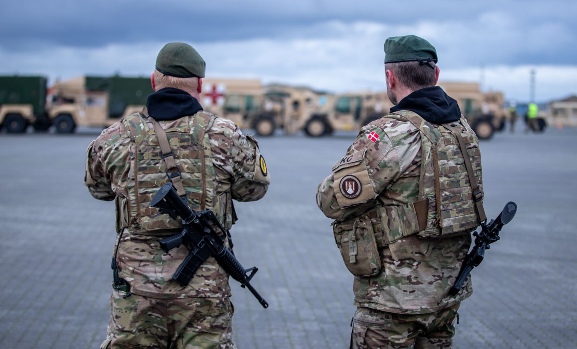 Soldater fra Hjemmeværnet bevogter området i Aarhus.