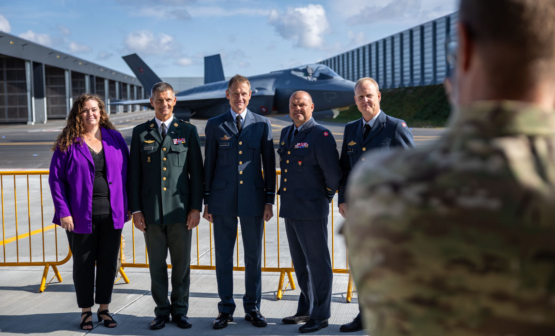 De hovedansvarlige for byggeriet af F-35 campus