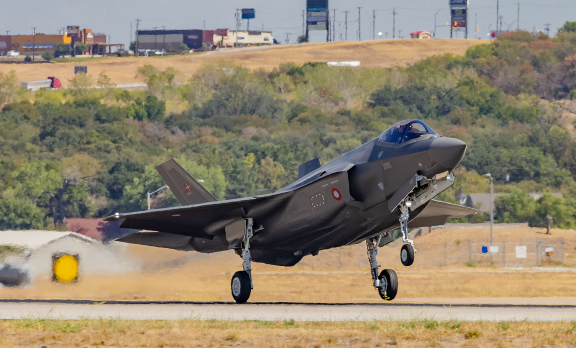 F-35 lander på Luke Air Force Base.