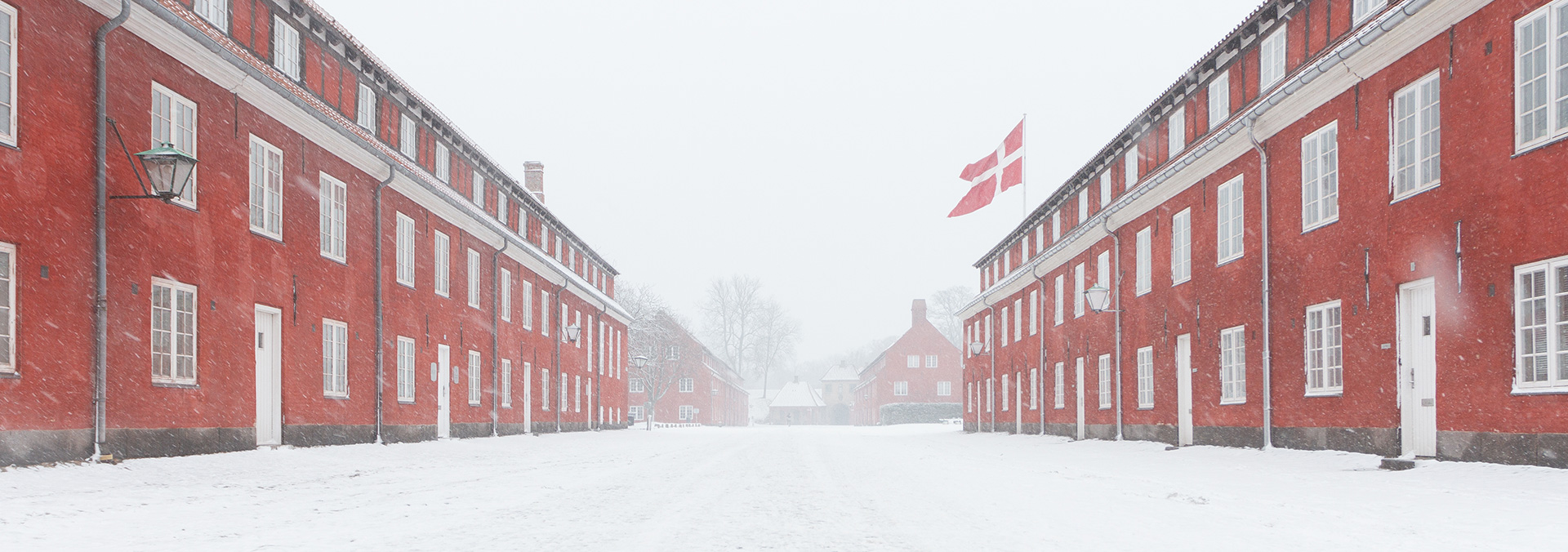 Hovedgaden i Kastellet dækket af sne i februar 2018