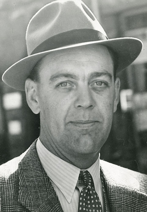 Josef Søndergaard (1906-1946) med dæknavnet ”Tom” var leder af Holger Danske-gruppen, der gennemførte sabotageaktionen ved Forum. Han kom alvorligt til skade og døde i 1946 som en følge af eksplosionen.