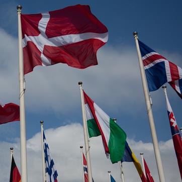 Multinational Corps Northeast har fået det blå stempel som regionalt NATO-hovedkvarter på højt beredskab og har fået det fulde ansvar for landoperationerne på NATO´s nordøstlige flanke. Hovedkvarteret ligger i Szczecin (Stettin) i det nordvestlige Polen og er bemandet med 400 soldater, hvoraf 45 er danskere.