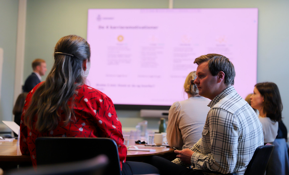 Unge civile medarbejdere i forsvaret mødes i de nyetablerede netværksgrupper.