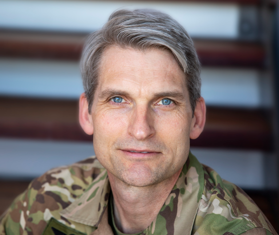 Portrætfoto af oberst Anton Dinsen-Andersen, vicedirektør i Personelkommandoen